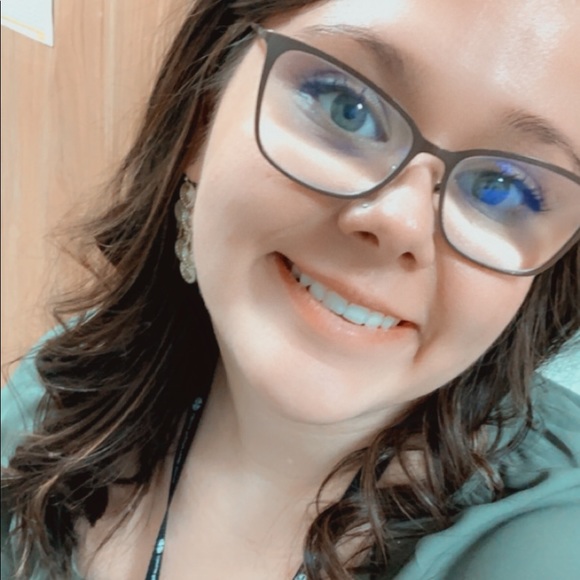 Meet your Posher, Katlyn - Picture 2 of 4